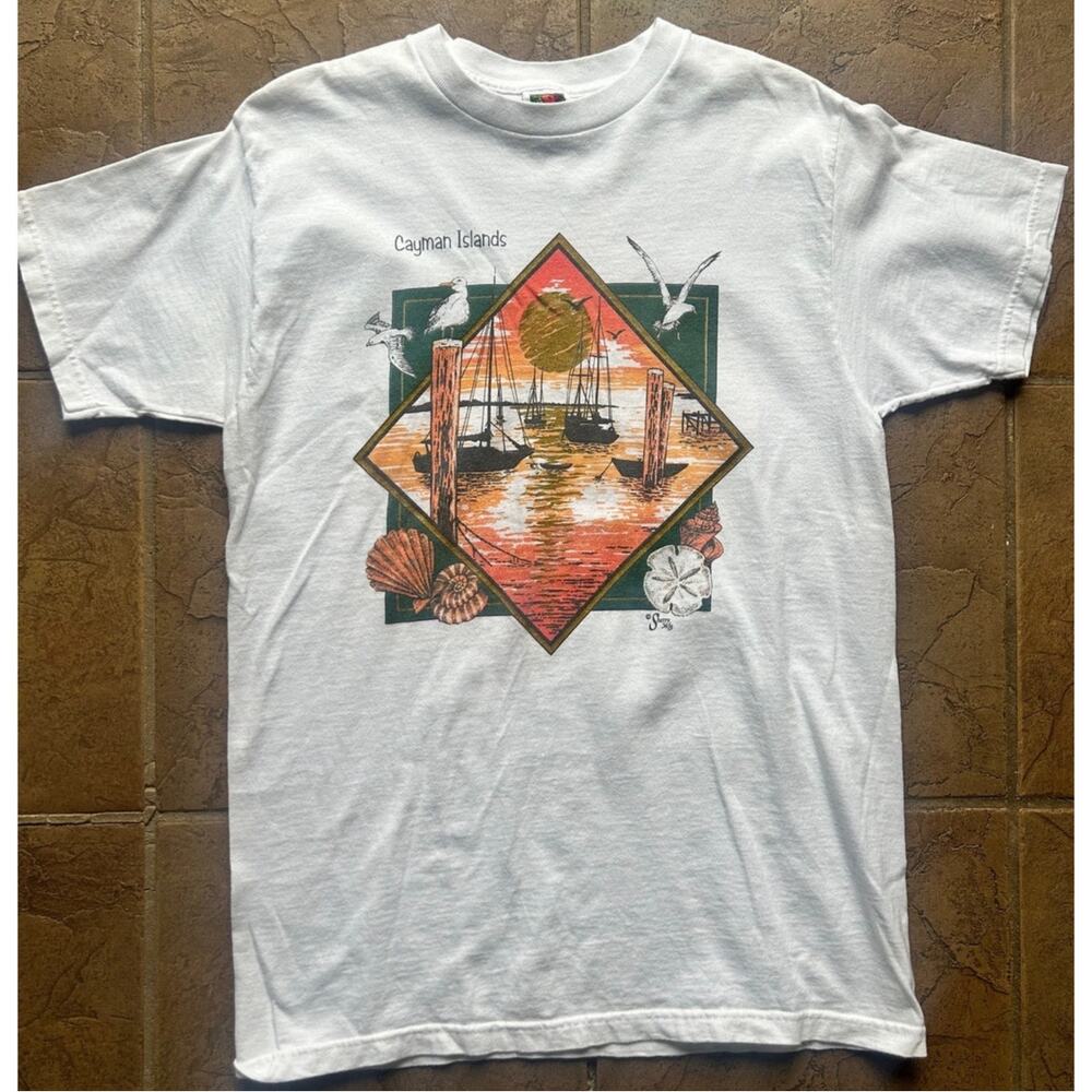 Vintage Style Cayman Islands Scenic Harbor Graphic T-Shirt Size M